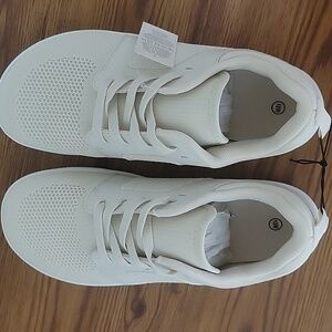 Women's Cream Sneakers with Wide Toe